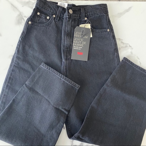 NEW Levi’s Balloon Leg Black Denim Cropped Jeans - Picture 8 of 13
